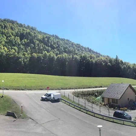 Plein Sud Montagne Et Lacs アパート *